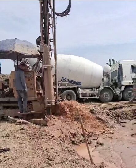 洪山区岩石井施工